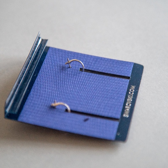 SWAROVSKI purple earrings - Picture 3 of 7